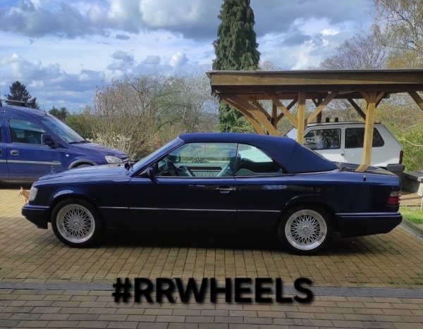 Mercedes e200 cabriolet w124 uit 1996 voorzien van JR9 17 inch 7.5J ET35 rondom!