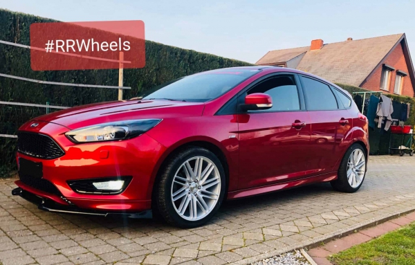 Ford Focus voorzien van 18 inch 8J ET38 Aerco velgen.