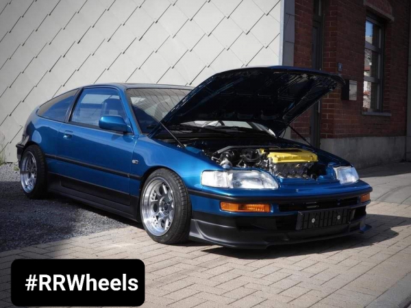 Honda CRX met nieuwe 16 inch DUBC PK44 gepolijste velgen in 16 inch 8J ET0 vol rondom! Geweldige fitment voor deze steeds zeldzamer wordende auto!