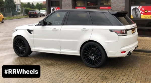 Land Rover - Range Rover Sport voorzien van 23 inch Ispiri ISVR1 Corsa Black in 9.5J 5x120 ET10 (inclusief 3 centimeter spacers)