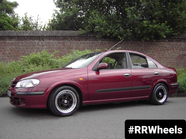 Nissan Almera Saloon uitgerust met nieuwe 15 inch presidentiÃ«le wielen in 4x100/114,3 6.5J ET35.