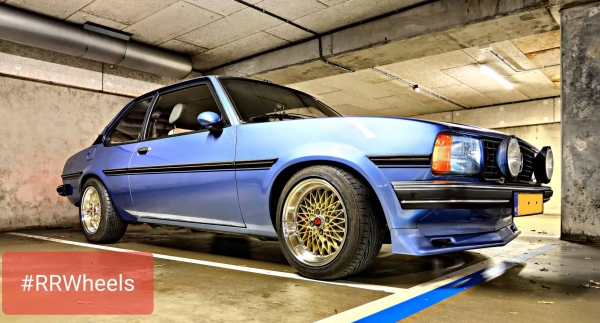 Opel Ascona B met 15 inch Romax wheels 8j et20 rondom