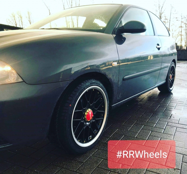 Seat Ibiza 17 inch 7.5j ET30 rondom met nieuwe banden