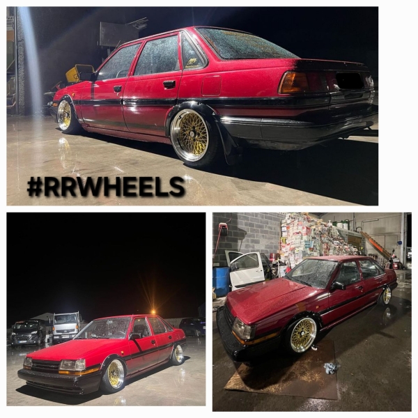 Deze Toyota carina 2 uit 1987 hebben wij voorzien van een set wielen van YKW type Y5207 Full Gold Machined Lip in 8.25J ET20 15 inch! Geweldige pasvorm!