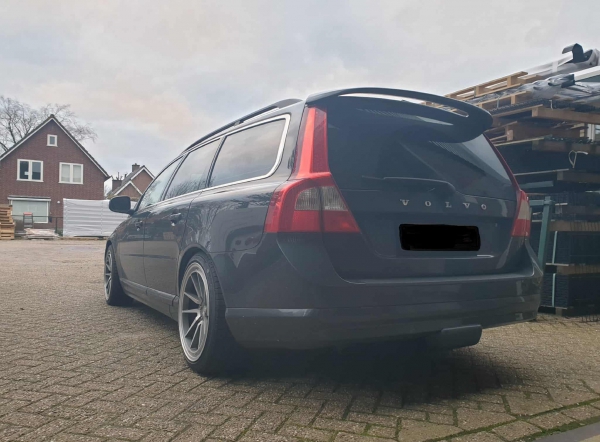 Volvo V70 voorzien van 19 inch deepconcave breedset, 8.5j met 9.5j. Met 235 35 19 en 255 35 19.